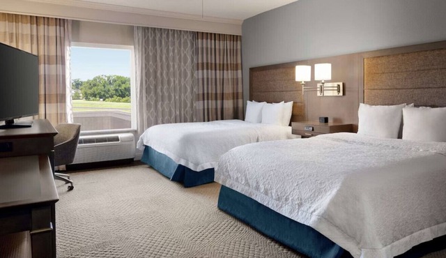 Absolutely Stunning Suite for Groups w/ WiFi!