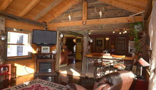 Adirondack Mountain View*unique Exquisite Farmhouse 6 person Hot Tub