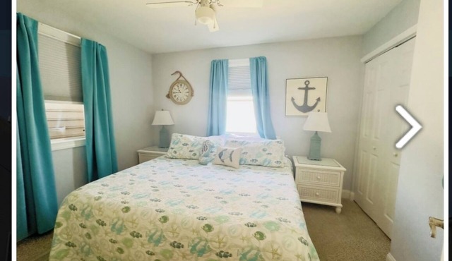Adorable 1st floor, 3-bedroom condo with great porch 3 mins from the beach