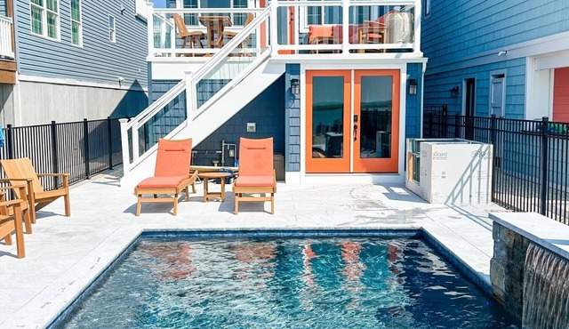 Adorable Bayfront Cottage; Heated Pool - 2 Bed & 2 Bath