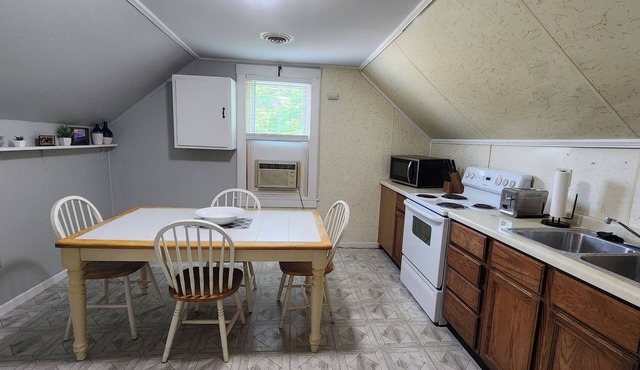 Affordable 2 Bed Appartment close to the Square: Comfort in the Heart of Huntley