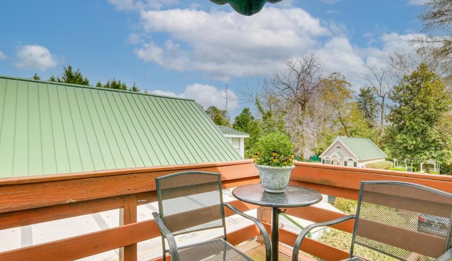 Aiken Apt w/Garden-View Balcony: Half-Mi to Dtwn!