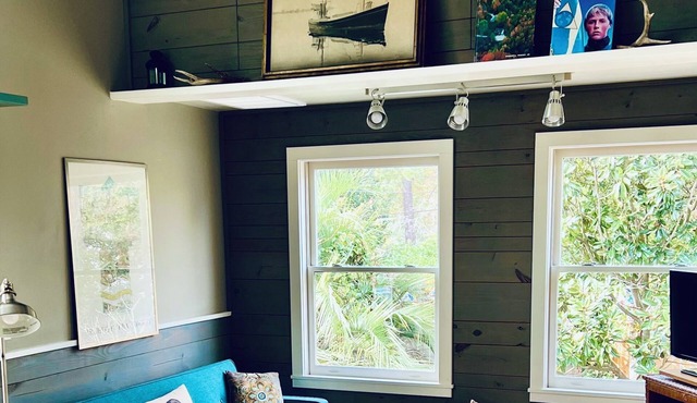 All Season Comfort at the Carriage House in Wilmington. Booking now for Winter !