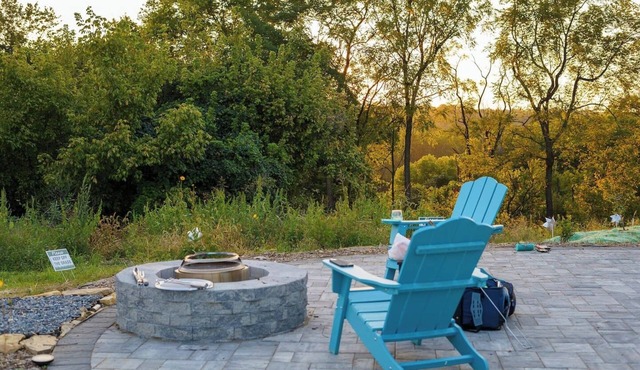Antietam Dome: Level 2 Charger, 1 level, Walk to C&O Canal at Antietam Aqueduct Relax, Naturally!