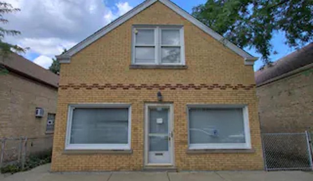 Apartment Sleeps 4 with Free Parking