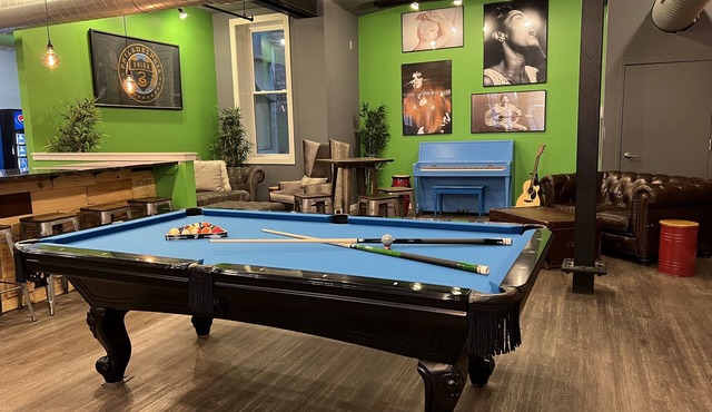 Apple Hostels