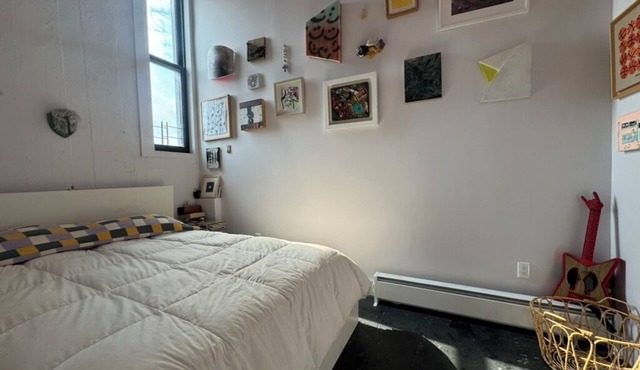 Artist Loft - Spacious 2.5 bedroom in Brooklyn.