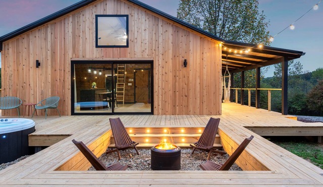 Aura Retreat | Hocking Hills, Romantic, Hot Tub