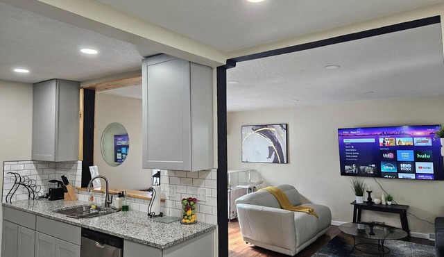 Awesome 3-bedroom house with AC in delightful Des Moines