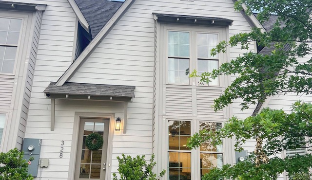 Back To College! 3 Bed Rooms 2.5 Bathroom- College Street near 280