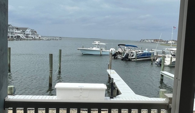 Bayfront Condo Near the Beach & Stunning Sunsets From the Deck- Winter rental