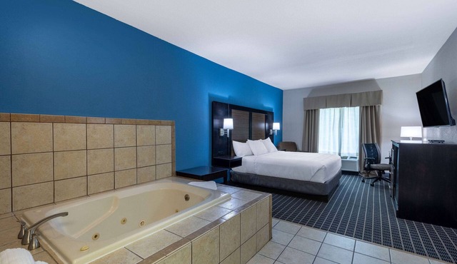 Baymont by Wyndham Kirksville University Area