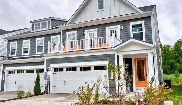 Bayside * 4BR Luxury Twinhouse