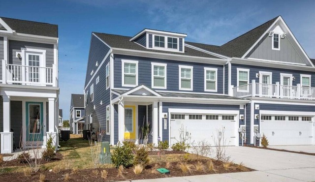 Bayside * 5BR Luxury Home