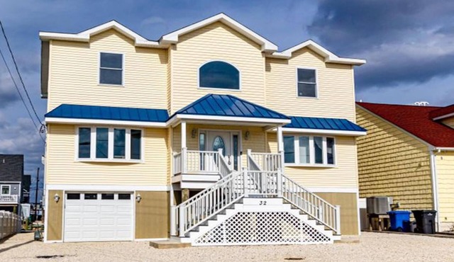 Beach Haven West. Pet Friendly. Waterfront. Lagoon front. Beach Badges. WIFI.