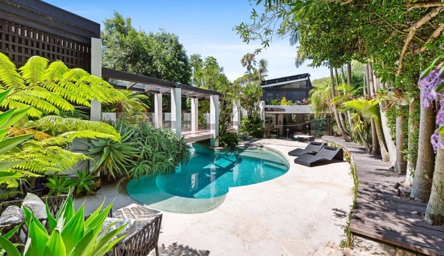 Beachfront Hyper Luxury Harbour Sanctuary in Vaucluse