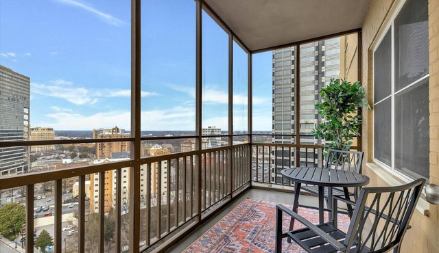 Beautiful 14th Floor Condo w Private Balcony Views