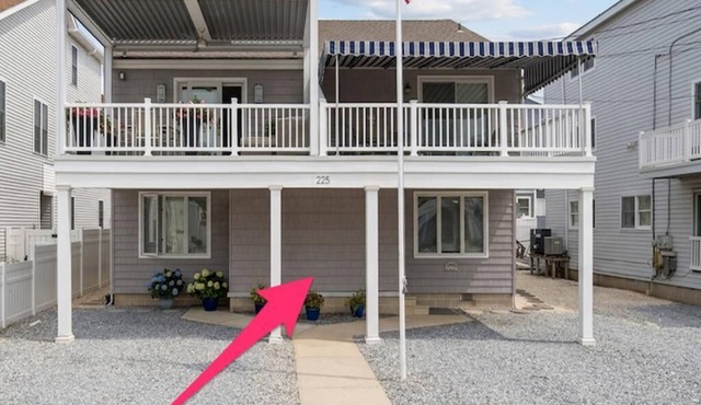 Beautiful 4 Bedroom Townsends Inlet Home with Bay Views!