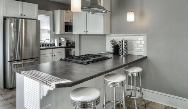 Beautiful 4 bedroom home, Midtown, Sanitized