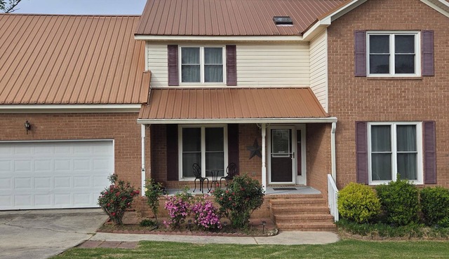 Beautiful 4BR/3BA Fully Furnished Home in Quiet Neighborhood
