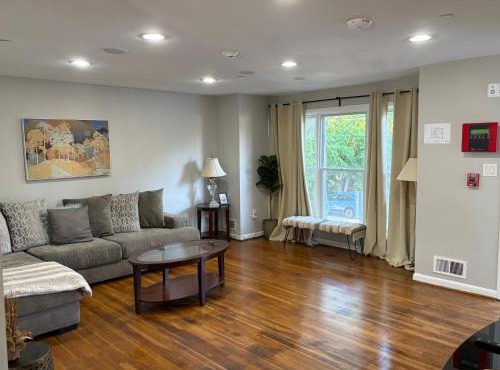 Beautiful 7BR NW DC Home with Parking