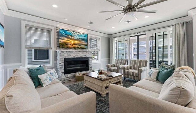 Beautiful Brand New 5BR Home, Steps from the Beach