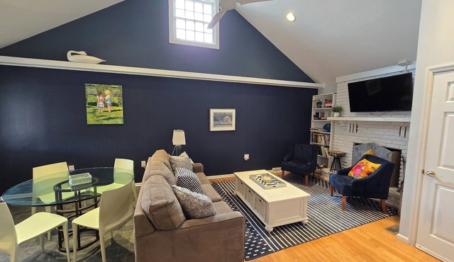 Beautiful Bray Cottage on the Vineyard