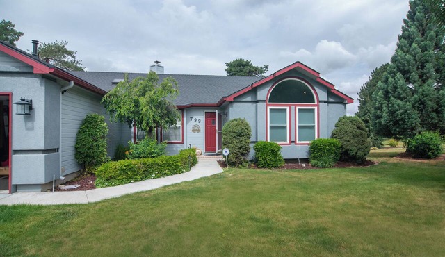 Beautiful Golf Course Getaway in Charming Eagle, ID! in Eagle
