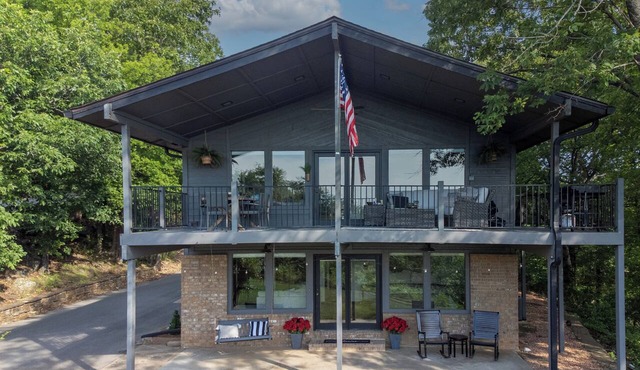 Beautiful remodeled home with stunning lake views
