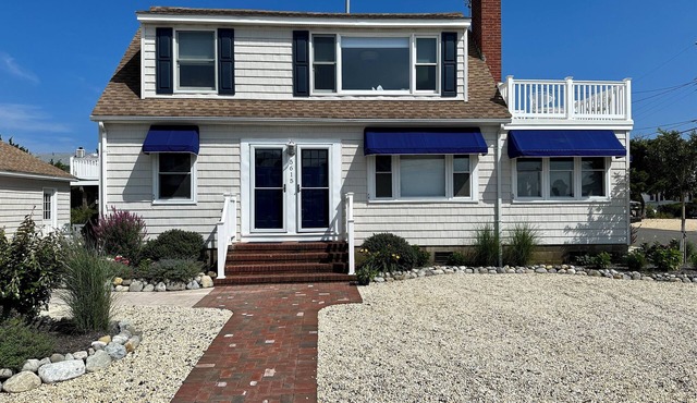 Beautiful views of sunsets over the bay and walking distance to the beach.