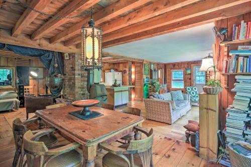 Berkshire Riverfront Ski Cabin: Close to Hiking! in Mill River
