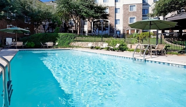 Best Place to Stay in Austin! Free Breakfast, Outdoor Pool, Pets Allowed!