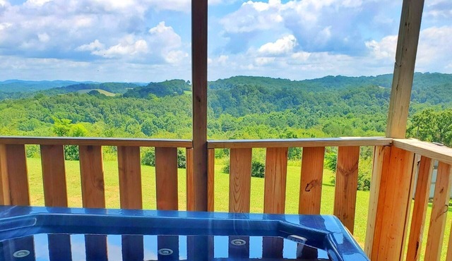 Best View in the Area! Hot Tub!