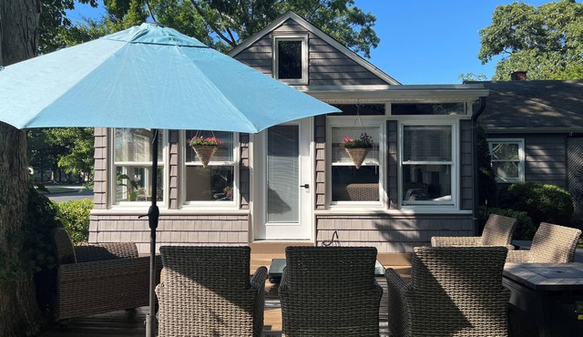 Biking Beach Bungalow 7 minutes from beaches corner lot across from bike path