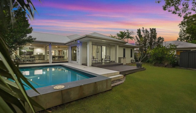 Blue Lagoon Haven – A Serene Tropical Getaway in Trinity Beach