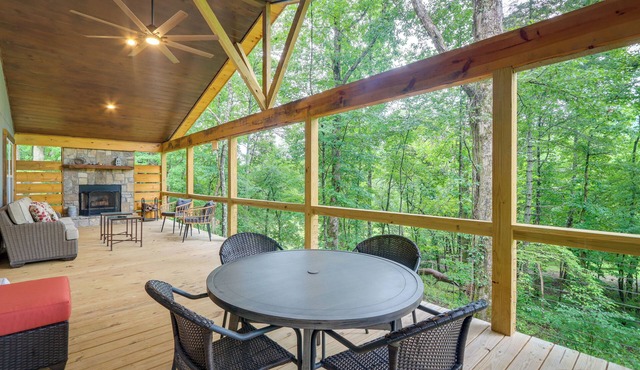 Blue Ridge Mountainside Cottage w/Fire Pit!