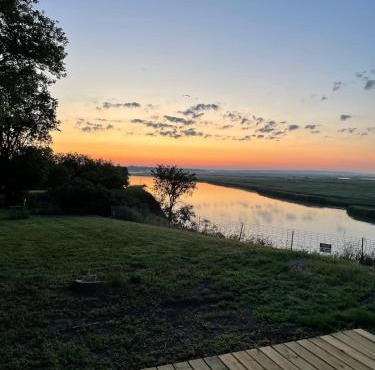 Bluffs Bend Retreat