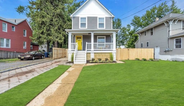 Bradley Park Beach House, Passes Included!