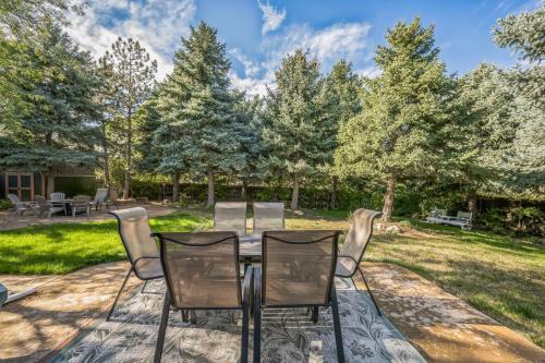 Bright & Cozy House Centennial Littleton 4 Bed 3 Bath in Centennial