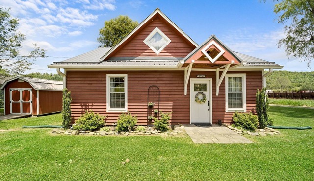 Broadstone Cottage- pet friendly, fire pit, Valle Crucis