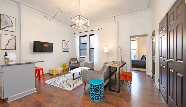 Brownstone retreat Prime location near the Park