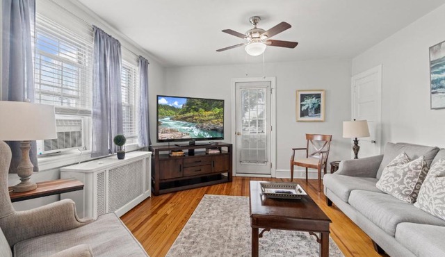 Bryn Mawr GemBalconyDedicated Parking50TV