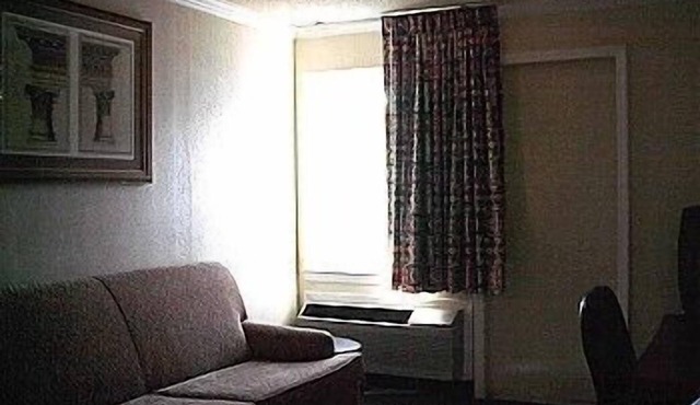 Budget Inn And Suites