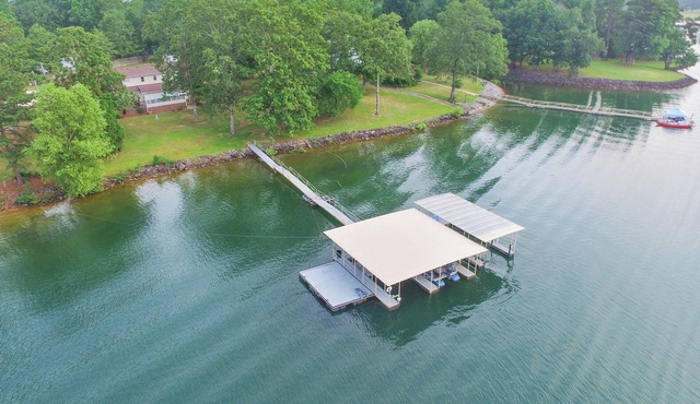 Butler Branch Point - Located on a private point! Pet-friendly!