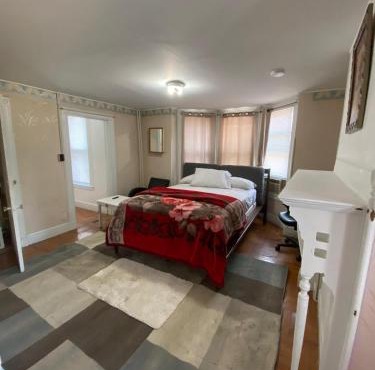 C Jay Homes 6 minutes Walk to Journal square
