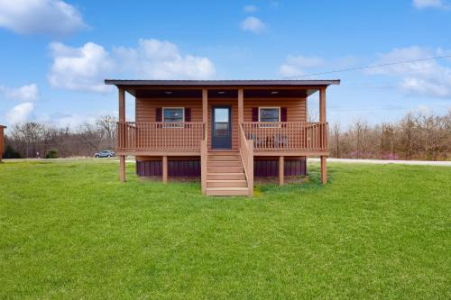 Cabin 2: Lakeside in Murphysboro