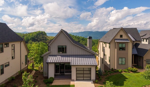 Calico Haven at BRMC | Hot Tub, Views, Pool