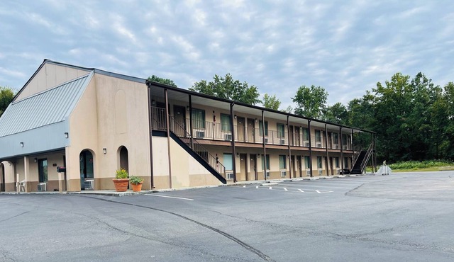 California Inn Petersburg