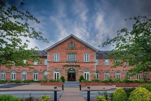 Cavan Crystal Hotel in Cavan