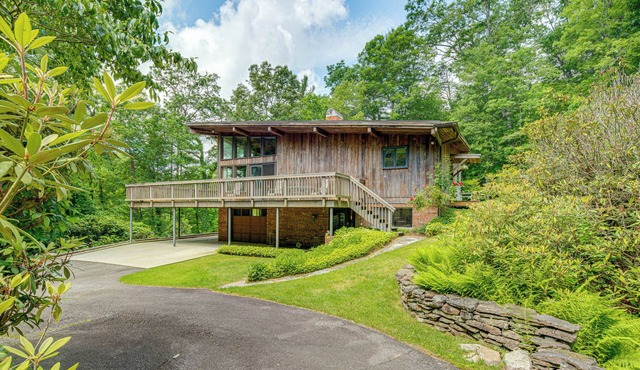 Cedar Mountain Cabin, 2 Mi to DuPont State Forest! in Cedar Mountain